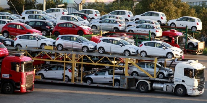 Azerbaijan reduces car import from Georgia 5 times